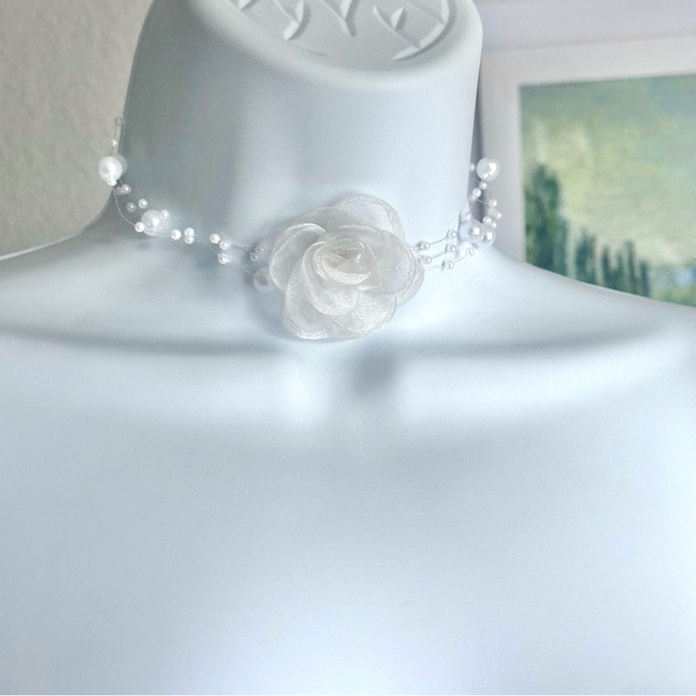 Floral and Pearl Choker Necklace